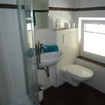 Haus Am Wald Apartamento *