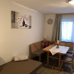 Haus Am Wald Apartamento *