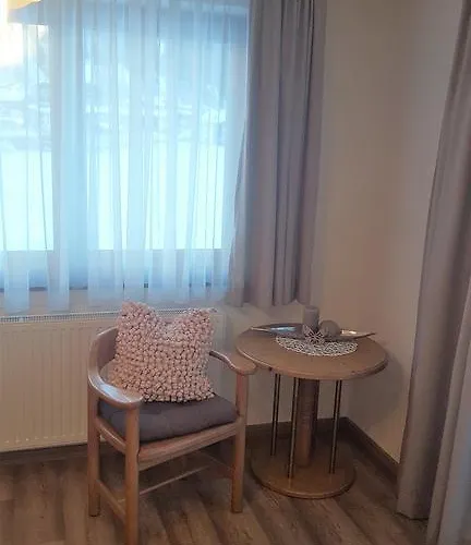 Haus Am Wald ノイシュティフト・イム・シュトゥーバイタール