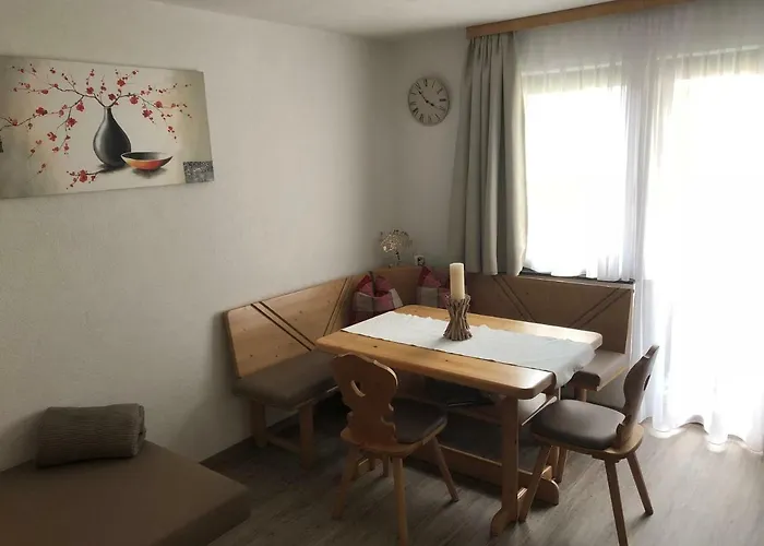 Haus Am Wald ノイシュティフト・イム・シュトゥーバイタール