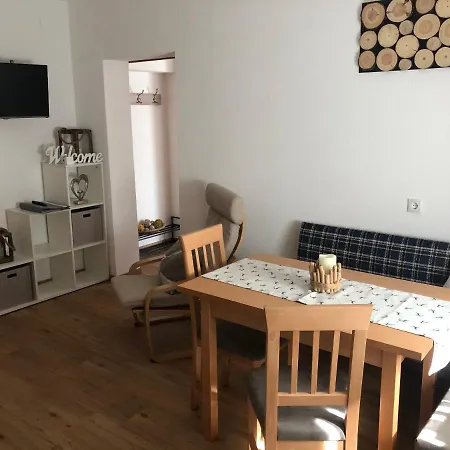 Haus Am Wald ノイシュティフト・イム・シュトゥーバイタール