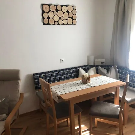 Haus Am Wald アパート