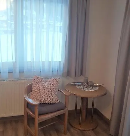 Haus Am Wald ノイシュティフト・イム・シュトゥーバイタール